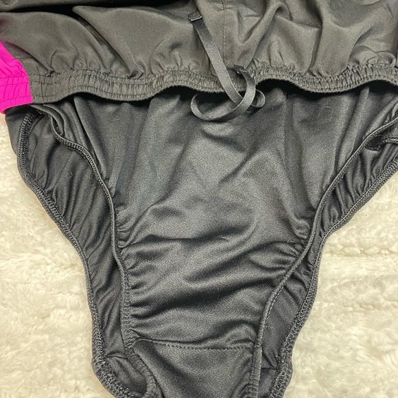 Nike Dri-Fit Black Pink Standard Fit 4" Running Shorts Womens Size Small - Picture 6 of 9